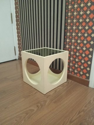 Mesa Cúbica Space Age