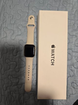 Orologio, Airpods 4 e iPhone 16 Pro 128GB Nero