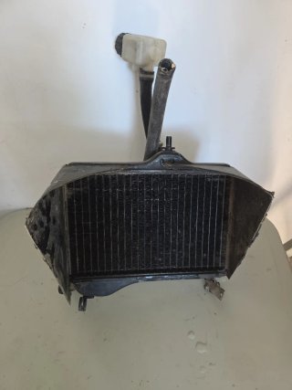 Radiador refrigerante con depósito