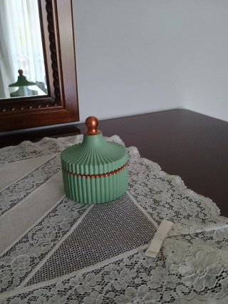 Set 3 pezzi da arredamento.