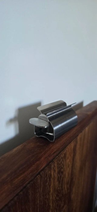 Espremedor de Tubos Metálico