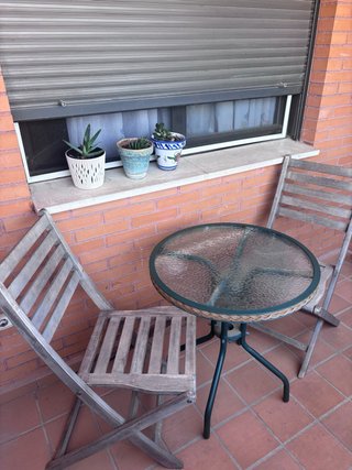 Mesa y 4 Sillas Terraza, dos sin estrenar
