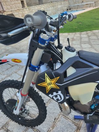 Husqvarna TE 300 Rockstar 2022 Akrapovic