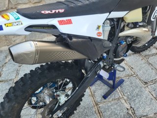 Husqvarna TE 300 Rockstar 2022 Akrapovic