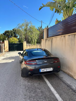 Aston Martin Vantage