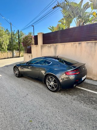 Aston Martin Vantage