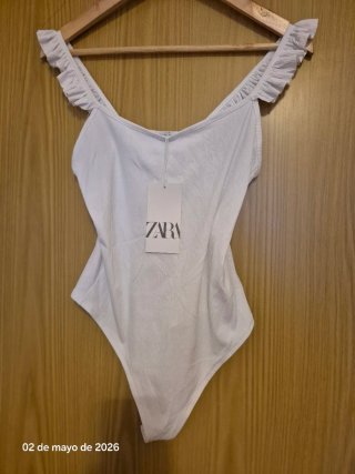 Body Zara Blanco Talla M con Volantes a estrenar.