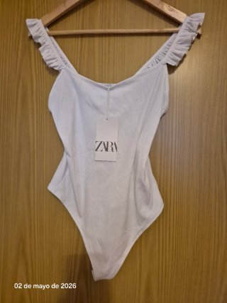 Body Zara Blanco Talla M con Volantes a estrenar.