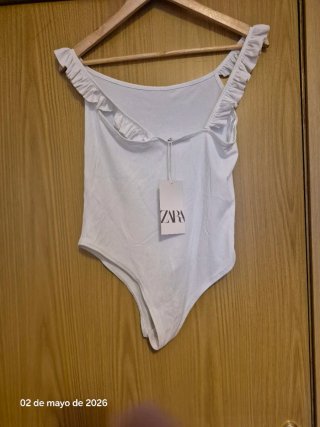 Body Zara Blanco Talla M con Volantes a estrenar.