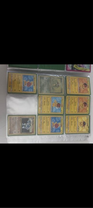 Cartaa Pokémon variadas.