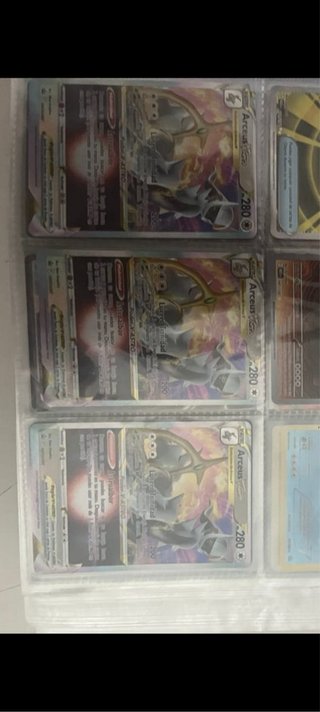 Cartaa Pokémon variadas.