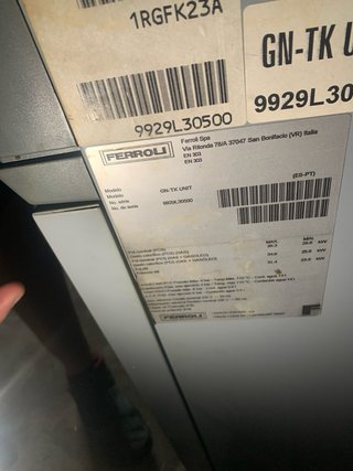 Caldaia Ferroli a gasolio grigia