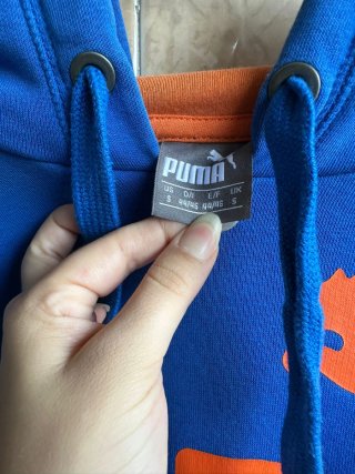 Sudadera Puma con capucha azul y naranja