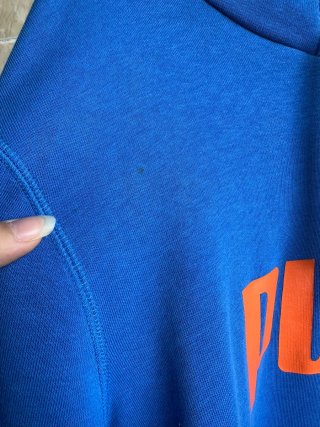 Sudadera Puma con capucha azul y naranja