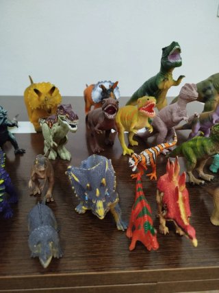 Figuras de dinosaurios