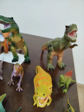 Figuras de dinosaurios