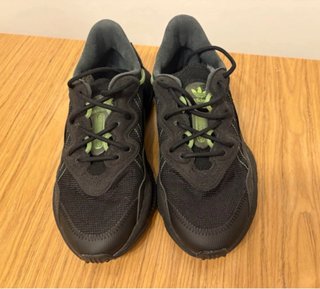 Zapatillas Adidas Negras y Verdes