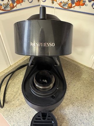 Cafetera Nespresso Vertuo Negra