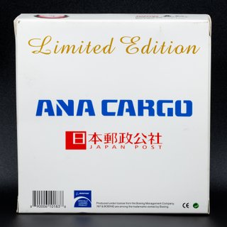 Maqueta Avión Boeing 767 ANA Cargo 1:400
