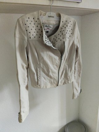 Cazadora Biker Cuero Blancastudded Mujer