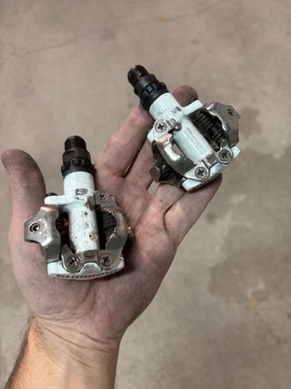 Pedales automáticos Shimano