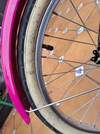 Bicicleta niña rosa con cesta