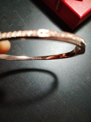 Pulsera Rígida Guess Baño Oro Rosa con certificado