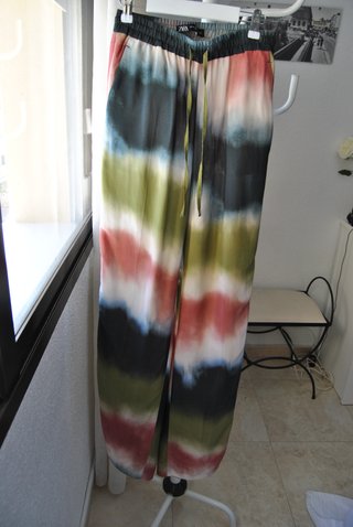Pantalón fluido Zara estampado tie-dye Talla XS