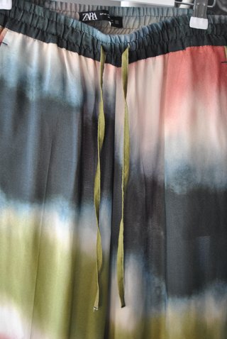Pantalón fluido Zara estampado tie-dye Talla XS