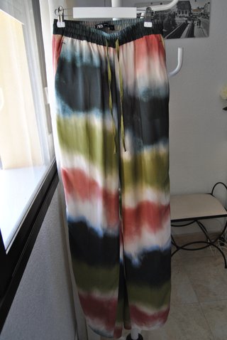 Pantalón fluido Zara estampado tie-dye Talla XS