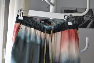 Pantalón fluido Zara estampado tie-dye Talla XS