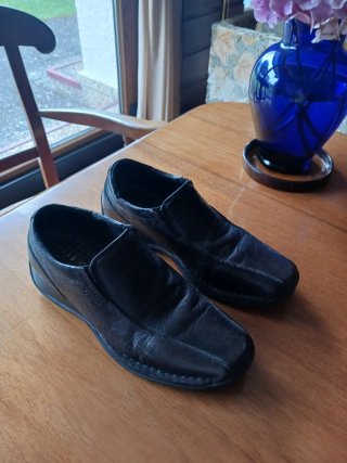 Zapatos Geox negros para caballero.Talla 41.