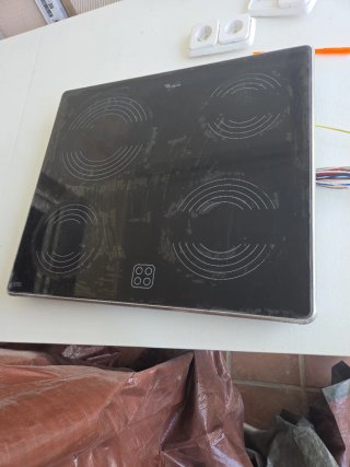 Vitrocerámica Whirlpool 4 fuegos mas Horno