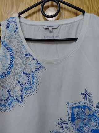 Top Desigual XL con flecos y estampado