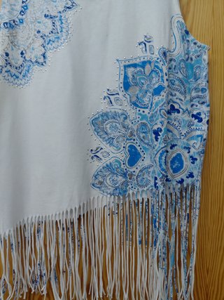 Top Desigual XL con flecos y estampado