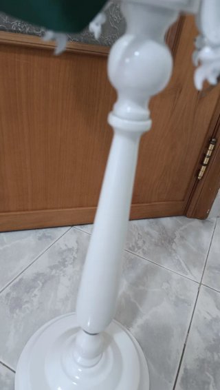Candelabro a piantana decorato con 5  porta candel