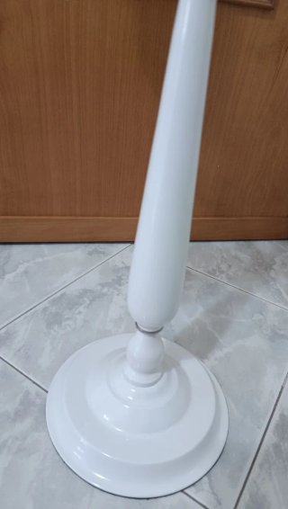 Candelabro a piantana decorato con 5  porta candel