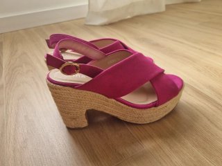 Sandalias de tacón tipo cuña fucsia NUEVAS