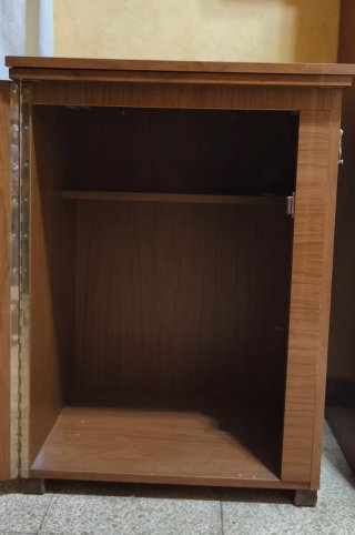 Mueble para maquina de coser. Venta en Persona.