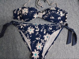 Bikini y Pareo Talla L