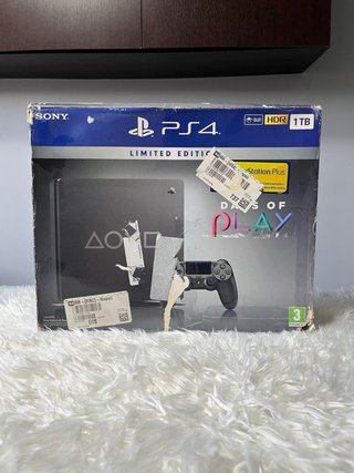 PlayStatio 4 Slim Days of Play Limited Edition 1TB