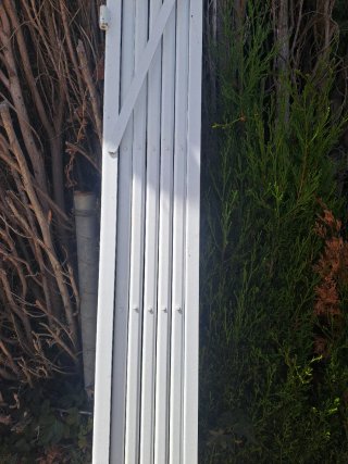 Reja de tijera extensible blanca