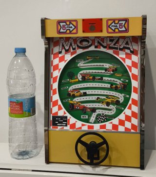 Máquina arcade clásica Monza.