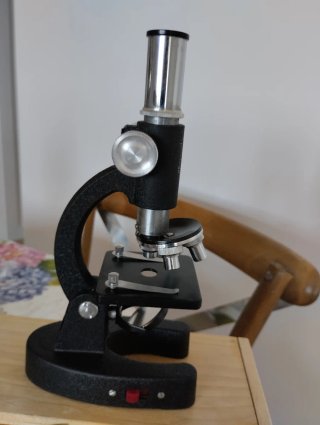 Microscopio Antiguo Thais