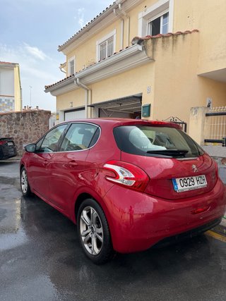 Peugeot 208 2014