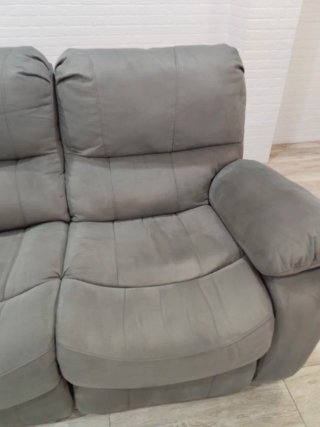 Sofá gris de 3 plazas