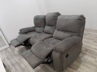 Sofá gris de 3 plazas
