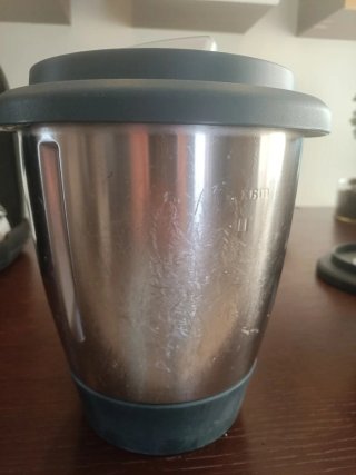 Thermomix TM5 con un vaso extra y bolsa de viaje