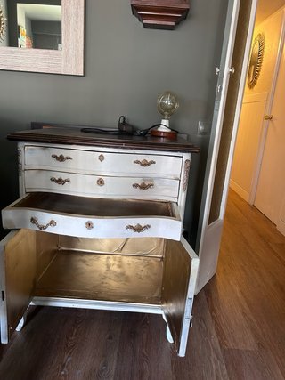 Mueble auxiliar antiguo madera blanco y oro