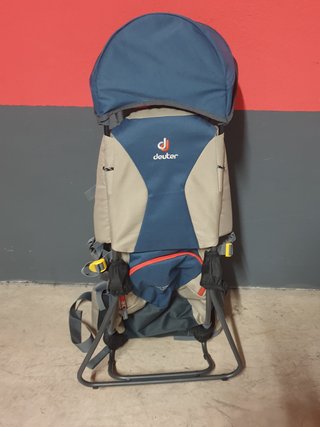 Mochila portabebés Deuter Montaña